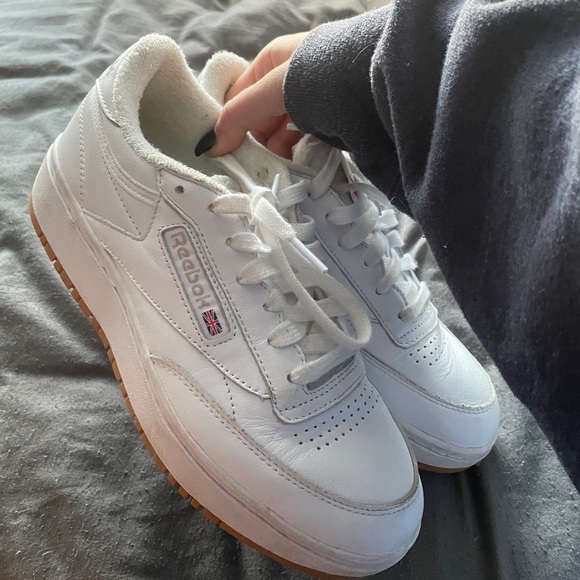 Reebok shoes! Barely worn! - Picture 3 of 3